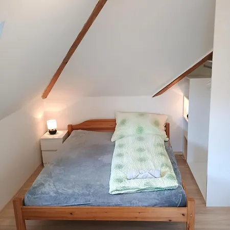 Nad Kostelem * Prága