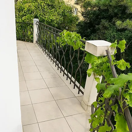 Pansiyon Nad Kostelem Prag